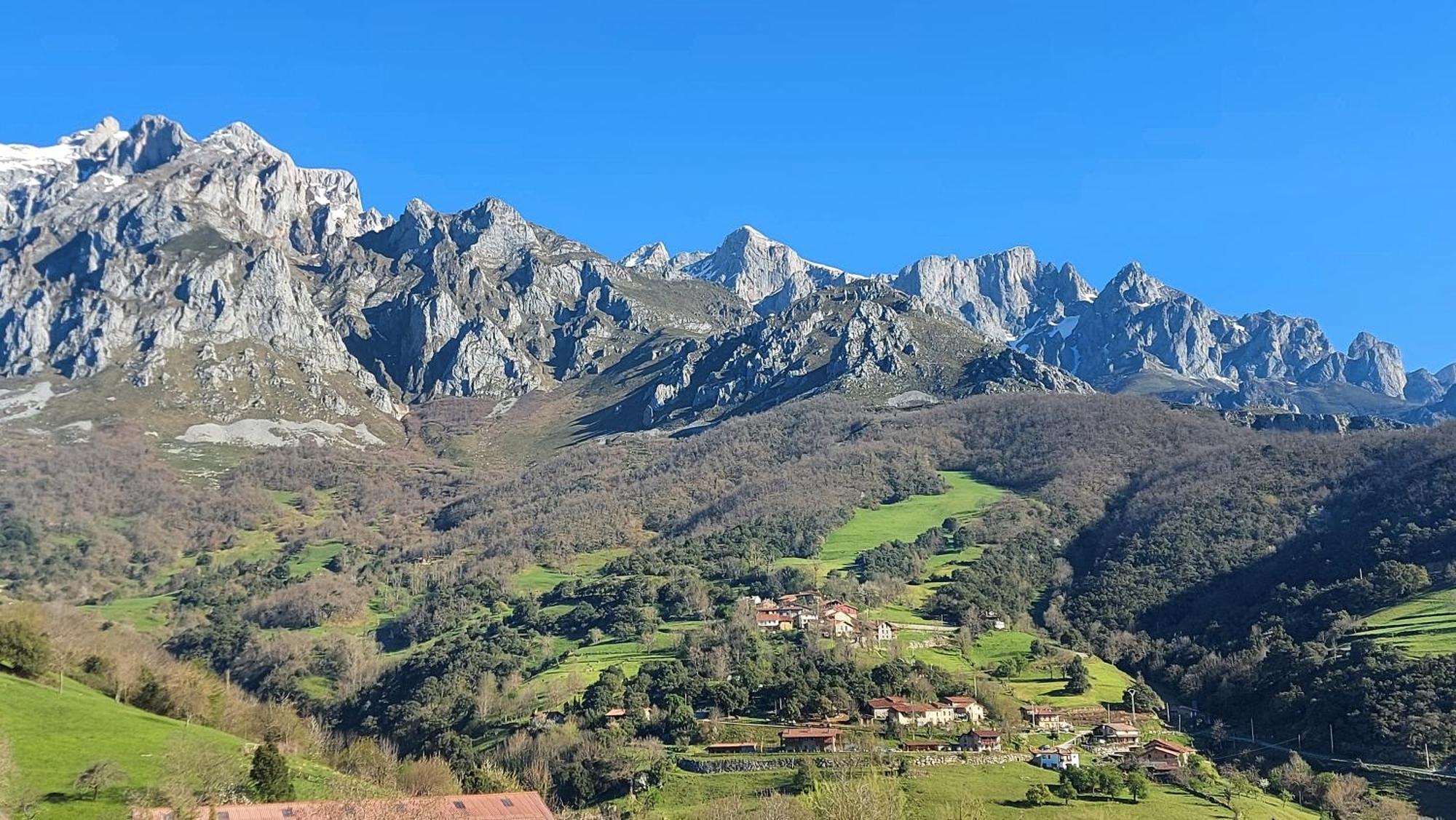 Apartamentos Rurales Los Picos De Redo Camaleño Exteriör bild
