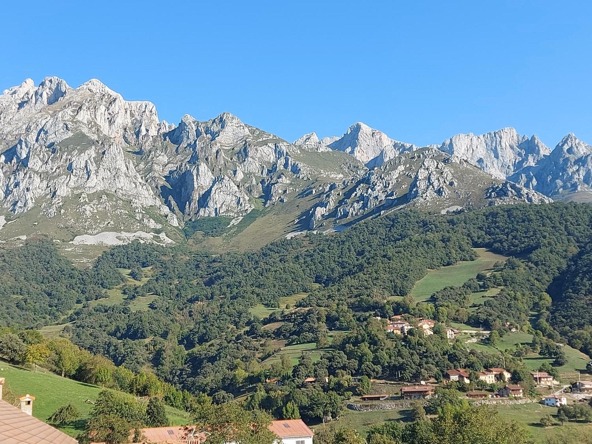 Apartamentos Rurales Los Picos De Redo Camaleño Exteriör bild
