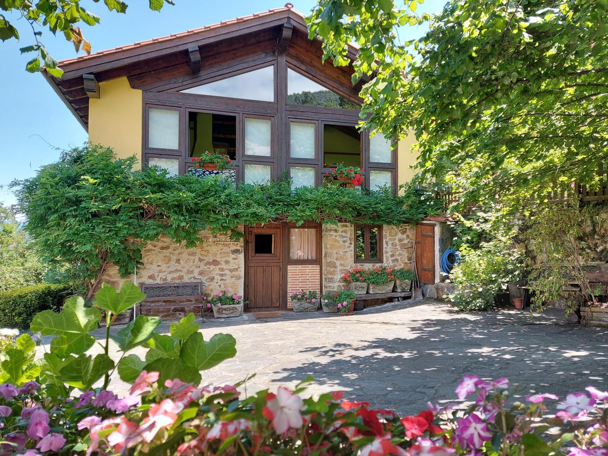 Apartamentos Rurales Los Picos De Redo Camaleño Exteriör bild
