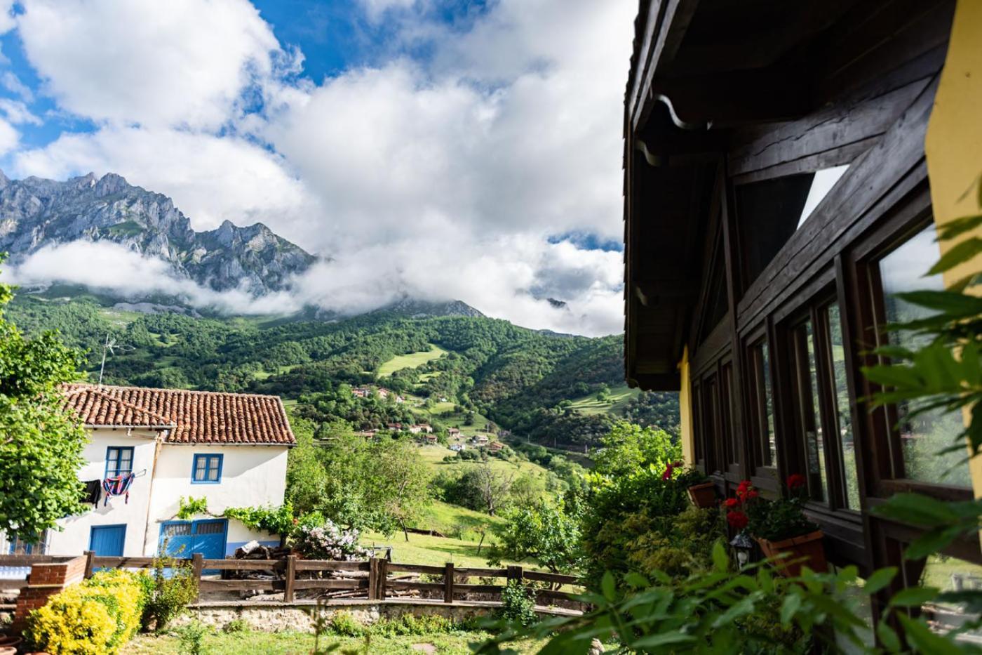 Apartamentos Rurales Los Picos De Redo Camaleño Exteriör bild