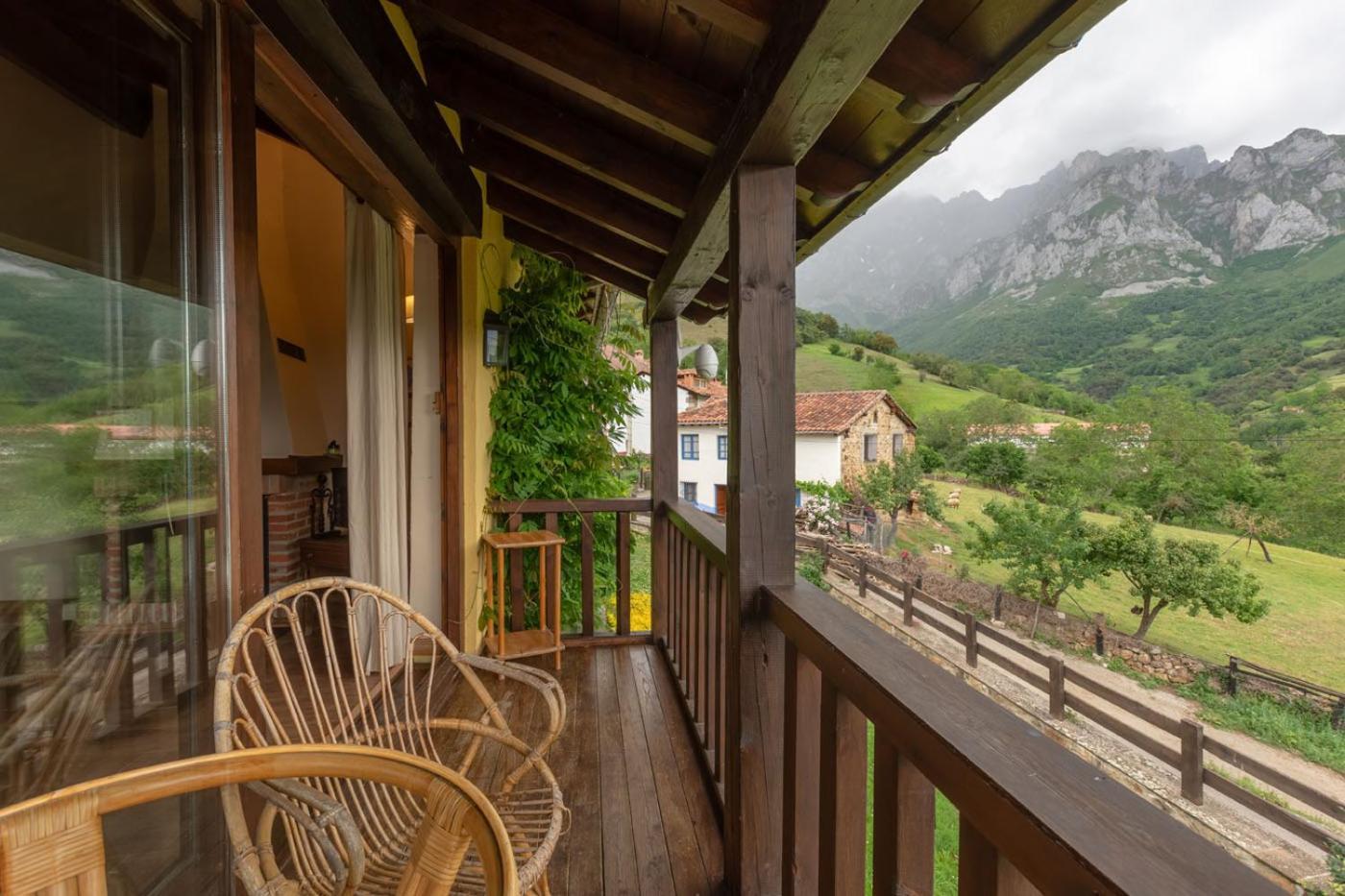 Apartamentos Rurales Los Picos De Redo Camaleño Exteriör bild