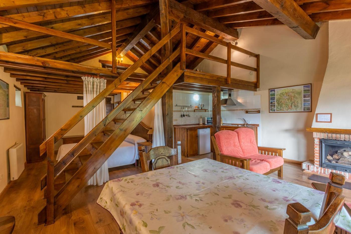 Apartamentos Rurales Los Picos De Redo Camaleño Exteriör bild